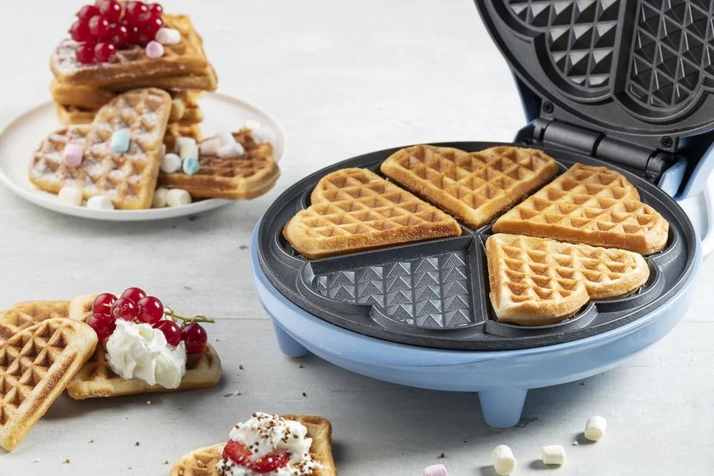 Bestron širdelių formos vaflinė su nepridegančia danga, 700 W, ASW217B