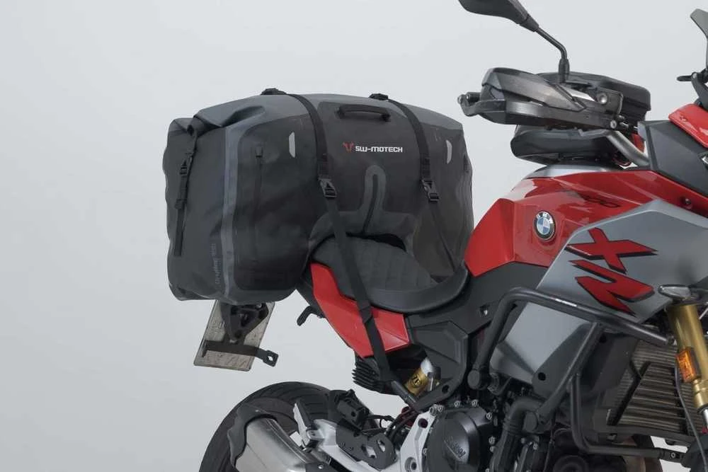 SW-Motech vandeniui atsparus galinis motociklo krepšys Drybag 700, 70 l, poliesteris, pilka juoda