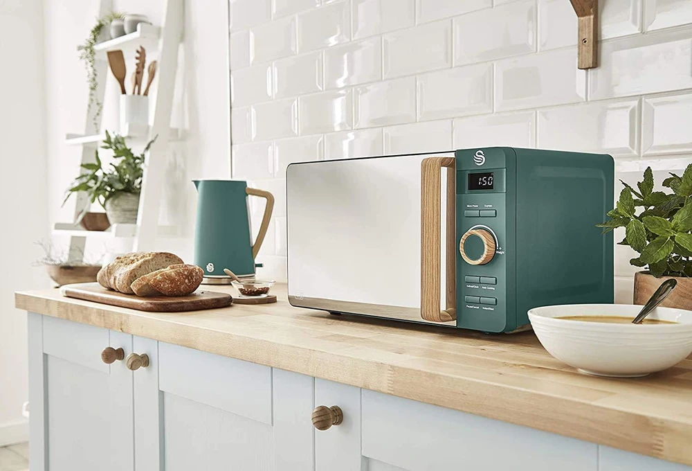 Swan virtuvės rinkinys Nordic stiliaus: virdulys 1,7 l 2200 W, skrudintuvas 2 riekėms, mikrobangų krosnelė 20 l, žalias