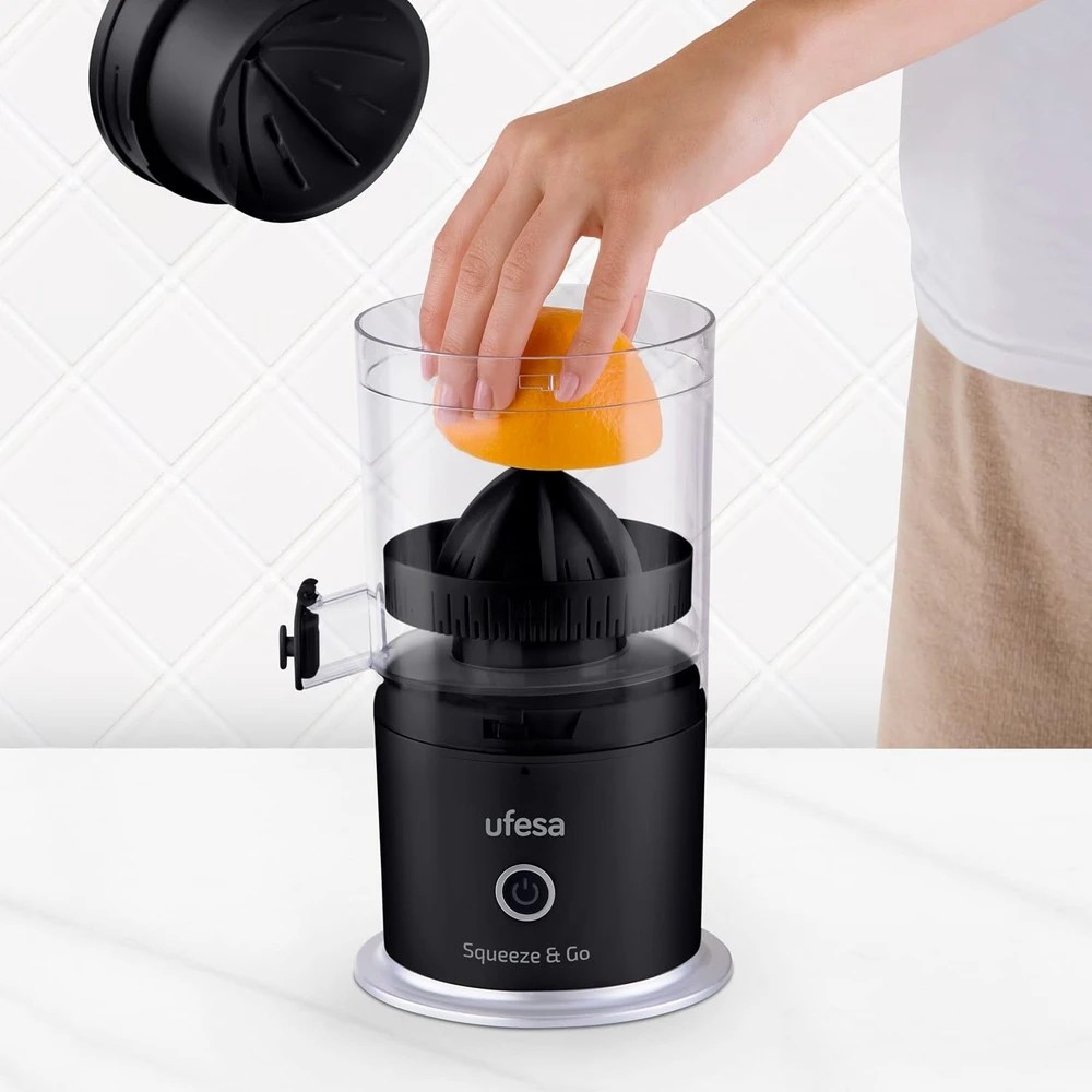 Ufesa elektrinė citrusinių vaisių sulčiaspaudė Squeeze & Go, 45 W, 220 ml, USB-C