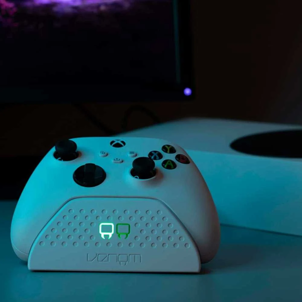 VENOM baterijos XBOX serijos / XBOX One planšetėms (2x1100mAh) + 3 metrų laidas
