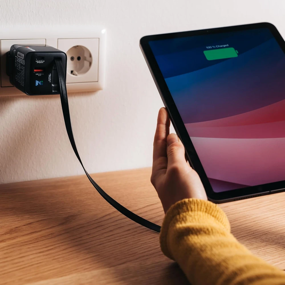Verbatim GaN sieninis įkroviklis, 65 W, 2 prievadai, USB-C laidas, sulankstomas JAV kištukas su ES / JK adapteriais