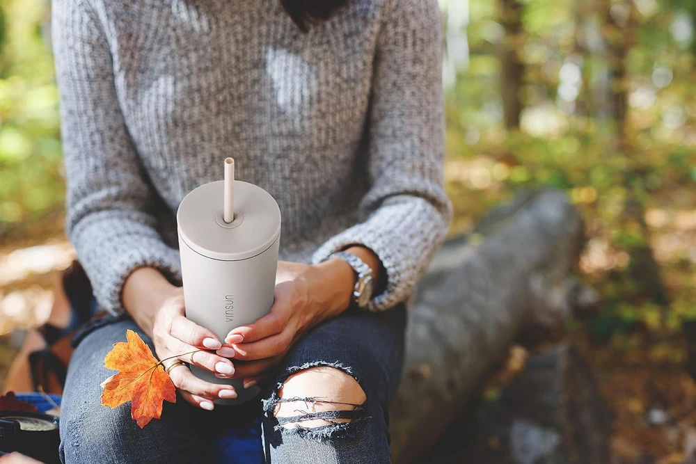 VINSUN nerūdijančiojo plieno termopuodelis 720 ml su šiaudeliu VS_ST_AN