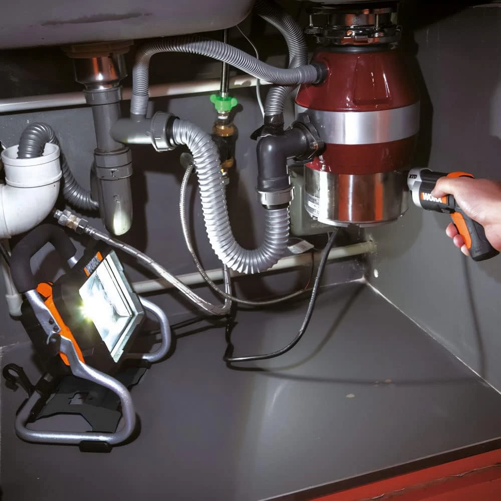 WORX akumuliatorinė LED darbinė lempa 20 V, 1500 lm, 360° kampas, WX026.9