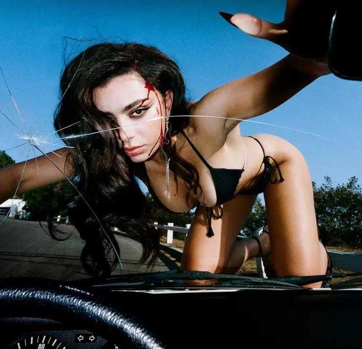 Vinilinė plokštelė - Charli XCX - Crash LP