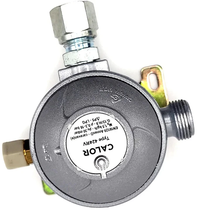 30 mbar LPG dujų slėgio reguliatorius Bulkhead 10 mm 90° kemperiams ir karavanams