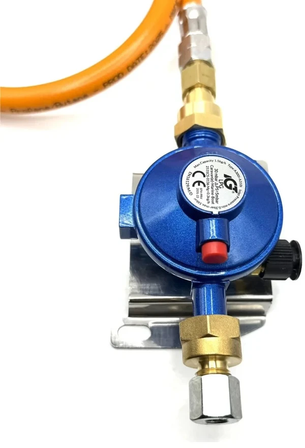 30 mbar LPG dujų slėgio reguliatorius su 80 cm aukšto slėgio žarna W20 RH × 20 mm LH kemperiams ir valtims