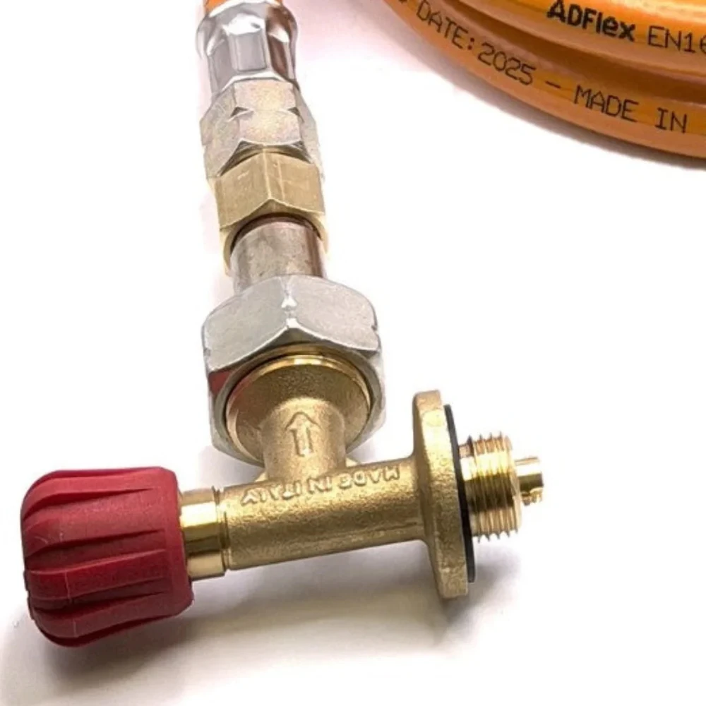 LPG aukšto slėgio dujų žarna 1,5 m su 22 mm Clip-On adapteriu ir Campingaz 901 / 904 / 907 jungtimi