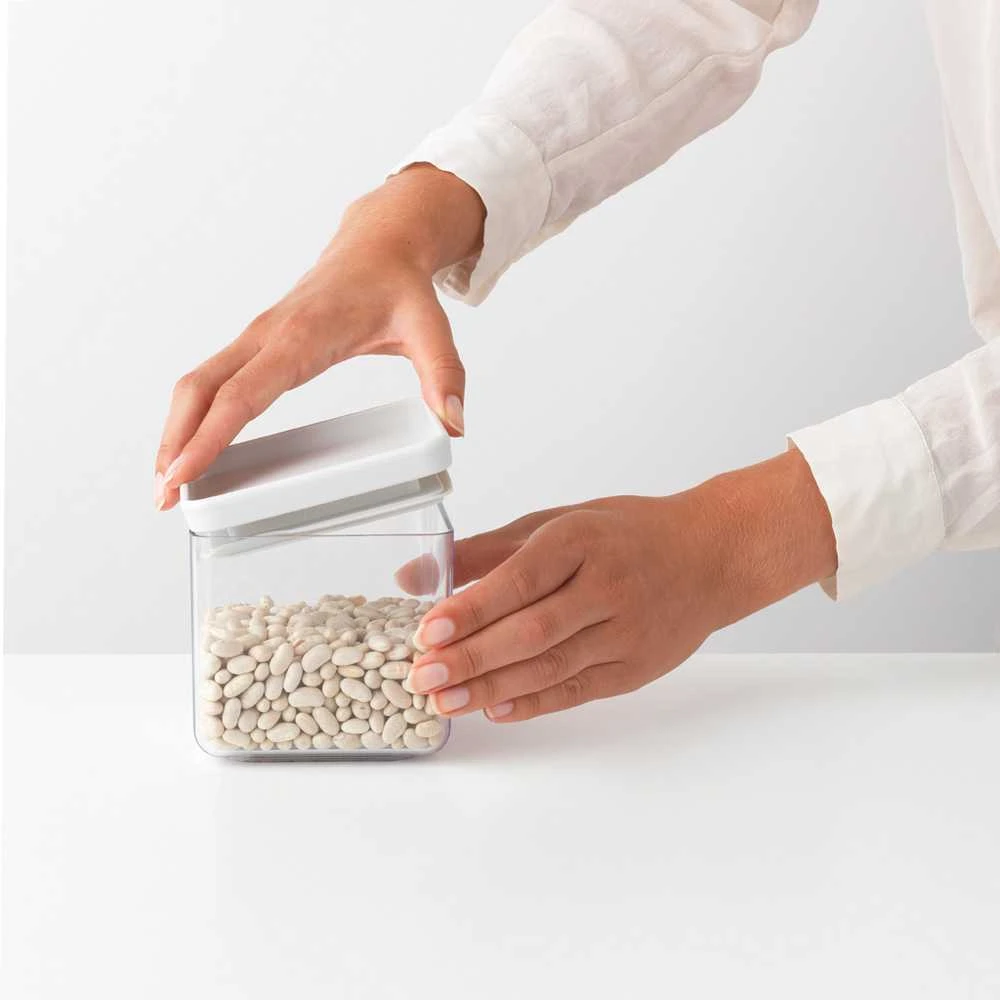 Brabantia Kvadratinis hermetinis indas biriems produktams 0.7 L