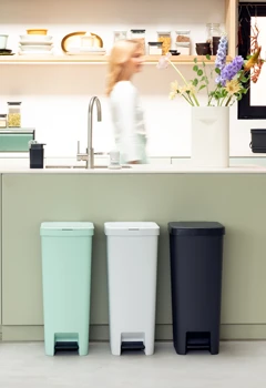 Brabantia StepUp šiukšlių dėžė su pedalu, 40 L