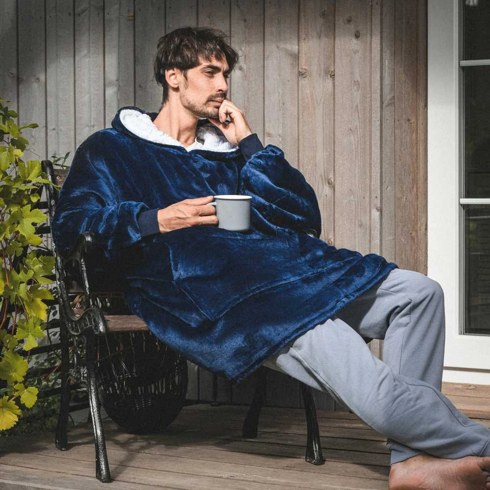 Megztinis pledas vyrams NOXNOX® Hoodie Blanket – šiltas džemperis antklodė su „Sherpa“ pamušalu, vienas dydis visiems