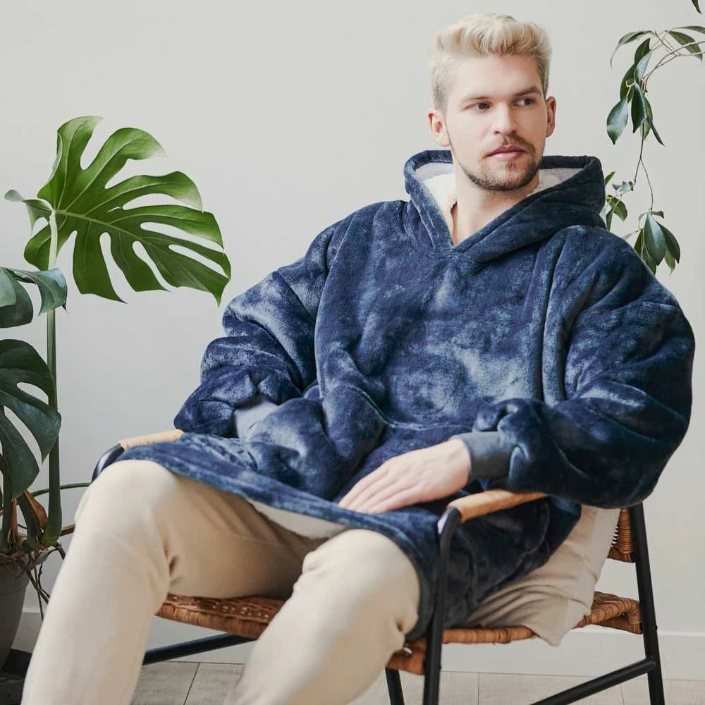 Megztinis pledas vyrams NOXNOX® Hoodie Blanket – šiltas džemperis antklodė su „Sherpa“ pamušalu, vienas dydis visiems