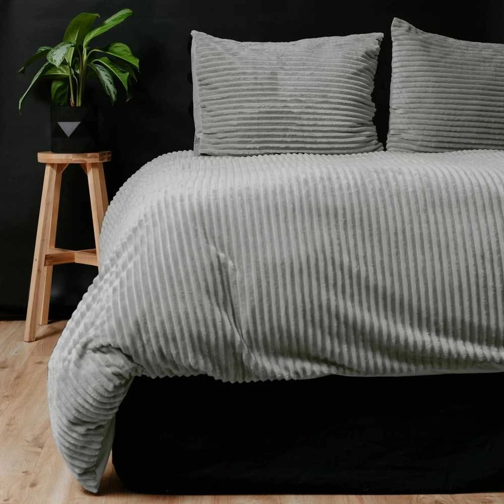 Patalynės komplektas Pliušinė patalynė Sleeptime Rib Teddy pilkos spalvos 200×220 cm, su 2 pagalvių užvalkalais