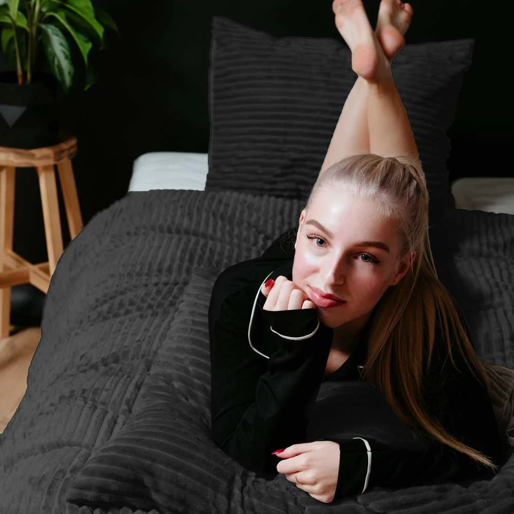 Patalynės komplektas Pliušinė patalynė Sleeptime Rib Teddy juodos spalvos 200×220 cm, su 2 pagalvių užvalkalais