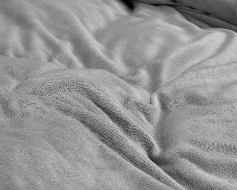Patalynės komplektas Veliūrinė patalynė Sleeptime Velvet Uni antracito spalvos 200×220 cm, su 2 pagalvių užvalkalais