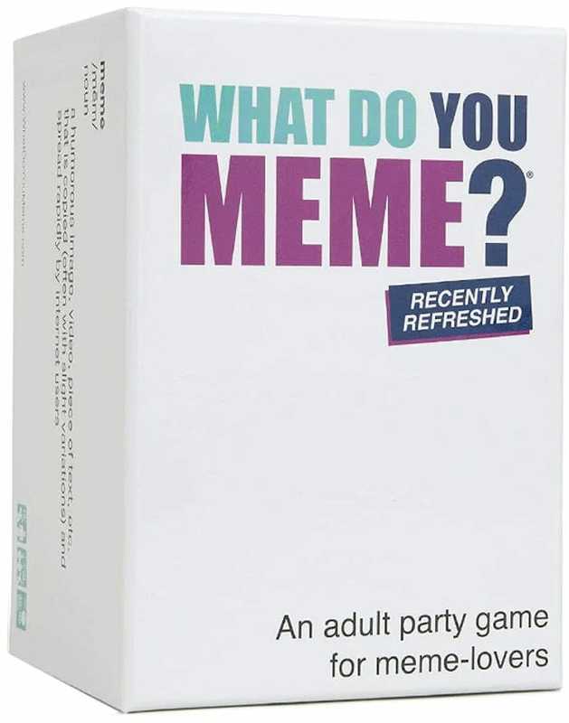 Stalo žaidimas "What Do You Meme? recently refreshed" (anglų k.)