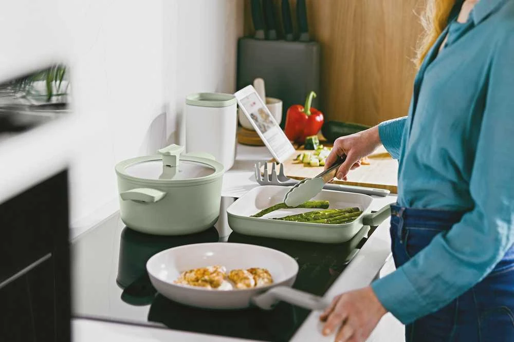 BergHOFF serviravimo žnyplės - Balance serija, 27 cm su silikoniniais antgaliais ir užrakinama rankena laikymui