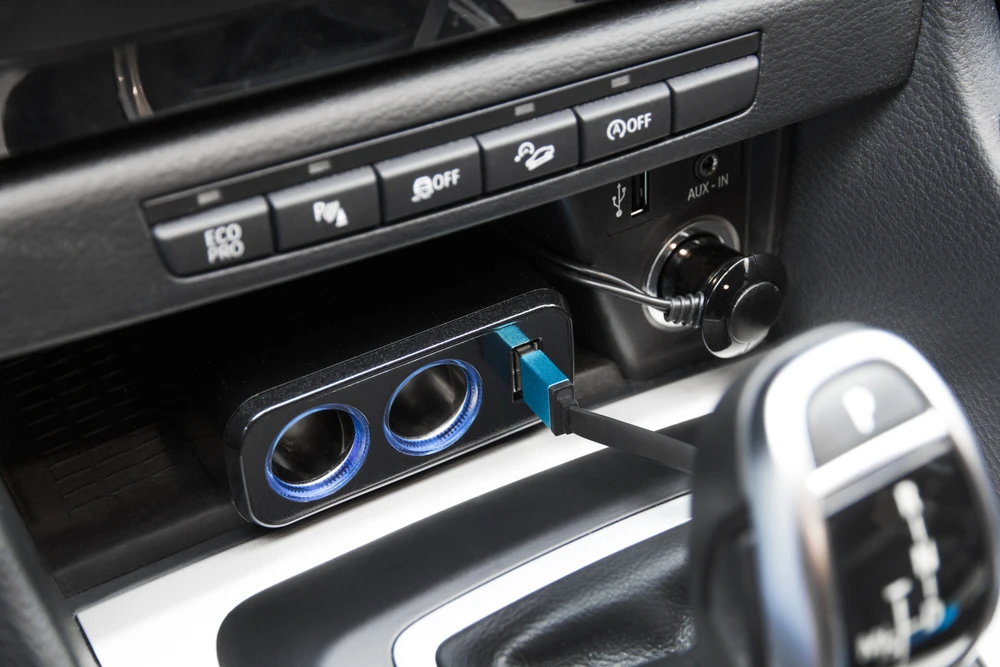 Neoline SL-211 automobilio cigarečių lizdo skirstytuvas x2+1USB