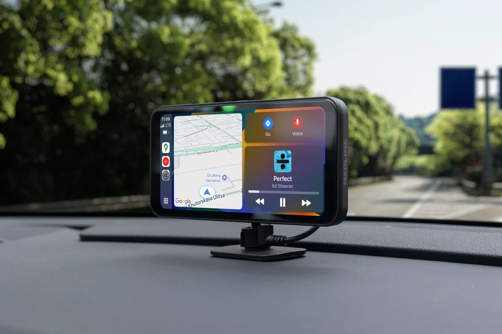 Neoline Smartway 4K 2160p + 1080p dviejų kamerų vaizdo registratorius su Android Auto ir Apple Carplay