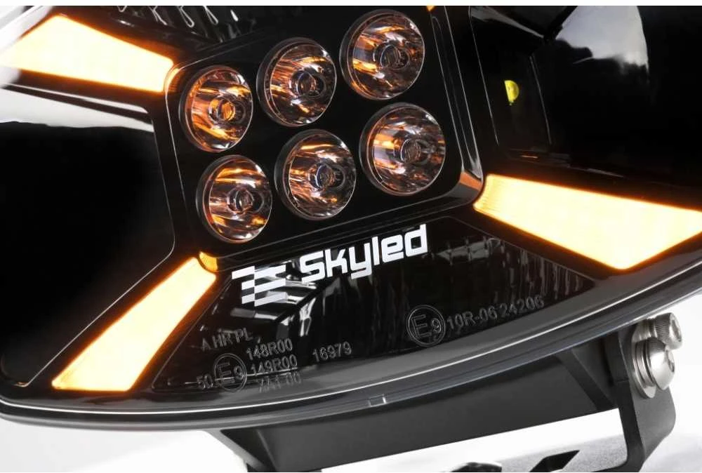 SKYLED JUMBO STELLA FLASH FULL LED tolimų šviesų LED su dangteliu