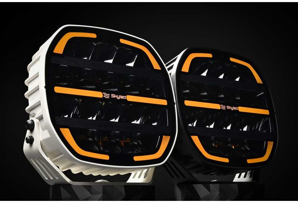 Tolimos šviesos žibintas SKYLED Moai 9X Juodas FI220 (162W balta ir oranžinė pozicija) R149/R148/R10 - juodas korpusas