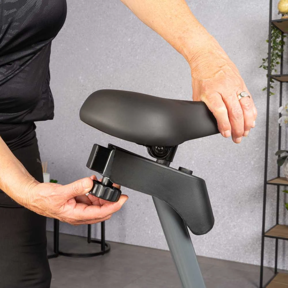 Dviratis treniruoklis TUNTURI CARDIO FIT B40