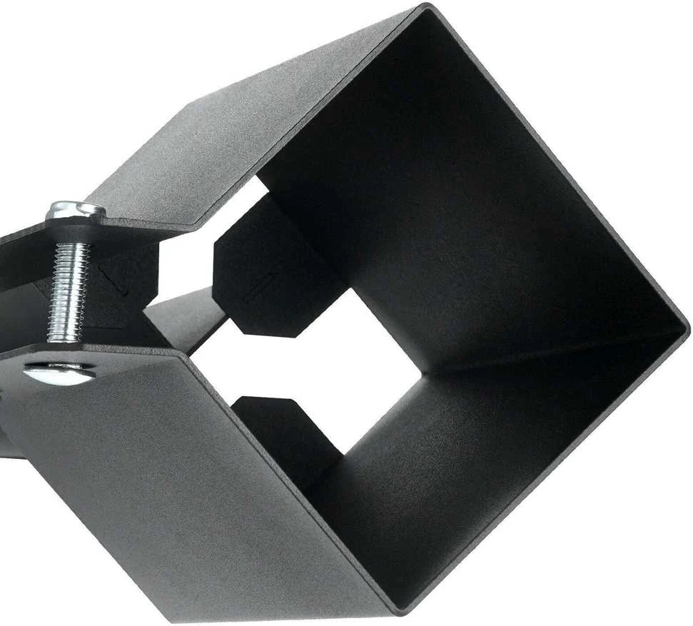 4 vnt. žemės smaigai – 113 x 113 x 610 mm, metaliniai, juodi, stulpų montavimui