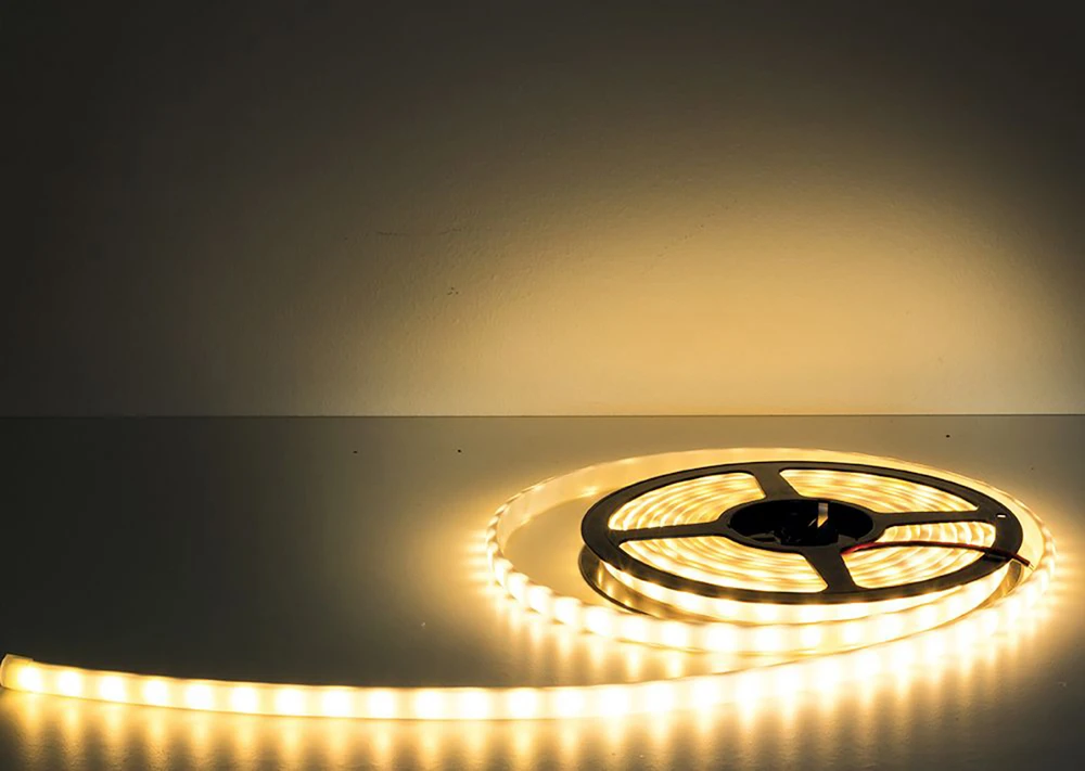 Sieninis šviestuvas Sauflex LED MILK rinkinys 6W, 5m