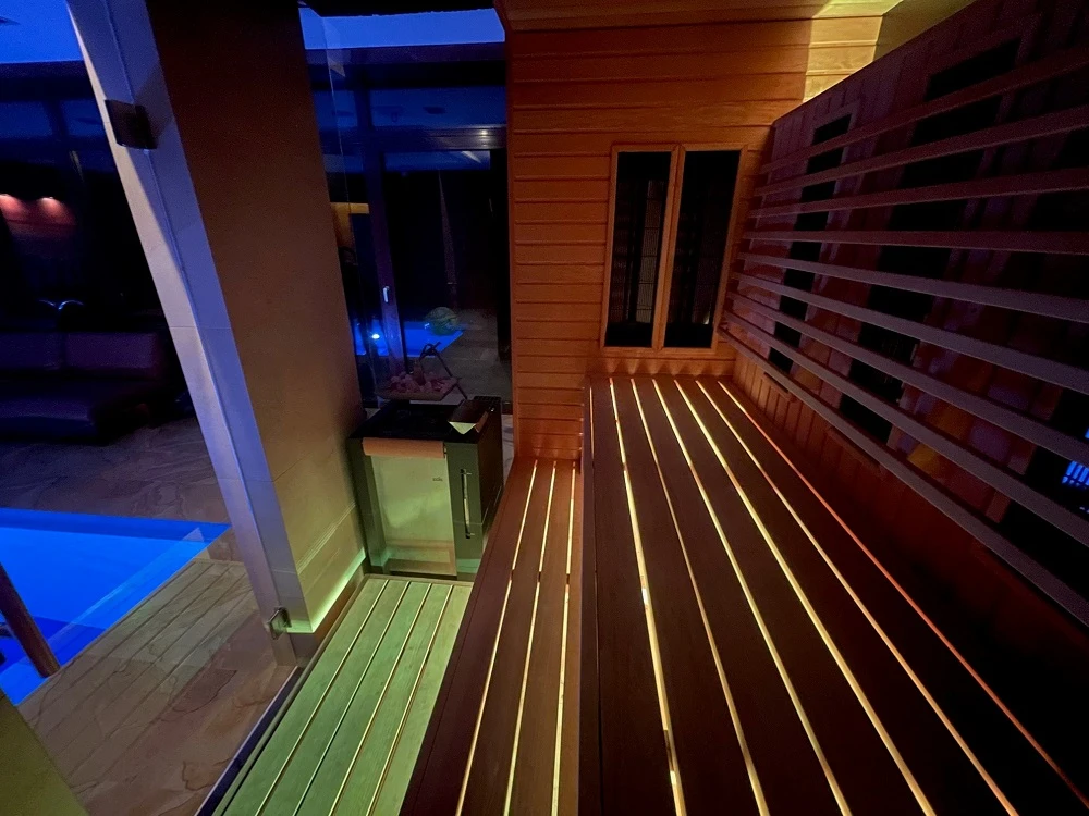 Sieninis šviestuvas SAUFLEX LED šviestuvas su valdymo įrenginiu, 100 W