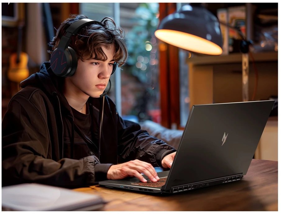 Nešiojamas kompiuteris Acer | Nitro V 17 AI ANV17-41-R9XF | Obsidian Juodas | 17.3 " | IPS | QHD | 2560 x 1440 pikselių | AMD Ryzen 7 | 260 | 32 GB | DDR5 | Solid-state drive capacity 1000 GB | NVIDIA GeForce RTX 5070 | GDDR7 | 8 GB | Windows 11 Home | 802.11ax | Bluetooth versija 5.3 | Klaviatūros kalba: US international | Klaviatūros apšvietimas | Garantija 24 mėn.