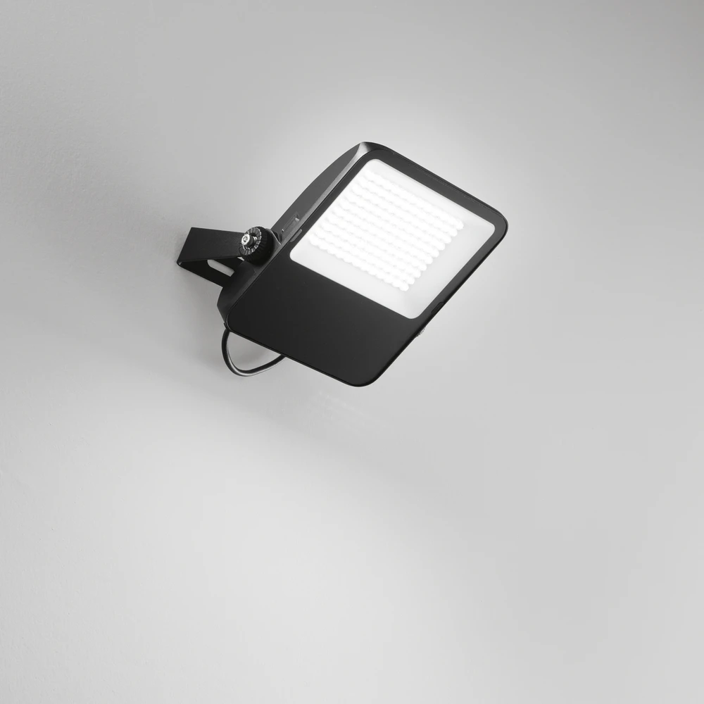 100W LED prožektorius TAURUS, juodas, 3000K, IP65