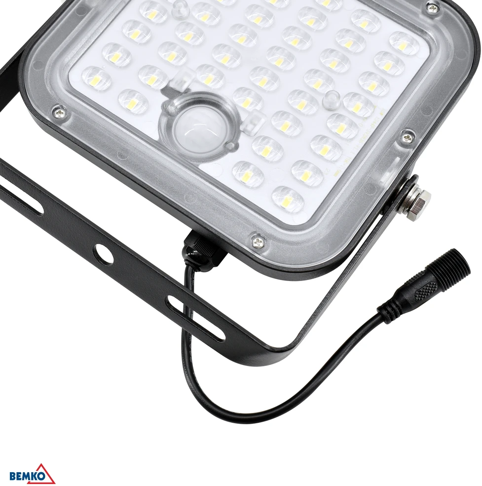 Bemko 10W LED įkraunamas prožektorius su saulės baterija ir judesio davikliu, juodas, 4000K, IP65
