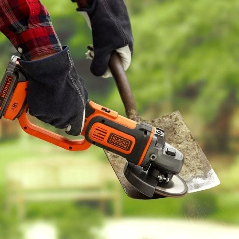 Kampinis šlifuoklis Black & Decker BCG720N-XJ (be akumuliatoriaus ir kroviklio)