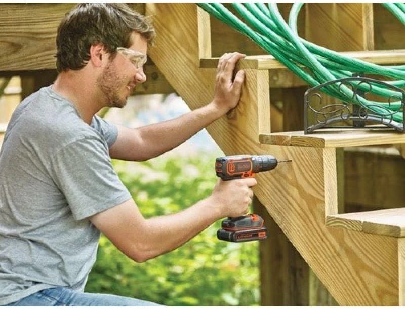 Akumuliatorinis gręžtuvas-suktuvas Black & Decker BDCDC18BAFC + 2x1.5Ah + antgalių rinkinys
