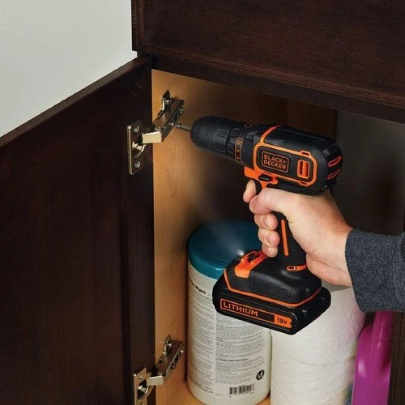 Akumuliatorinis gręžtuvas-suktuvas Black & Decker BDCDC18BAFC + 2x1.5Ah + antgalių rinkinys