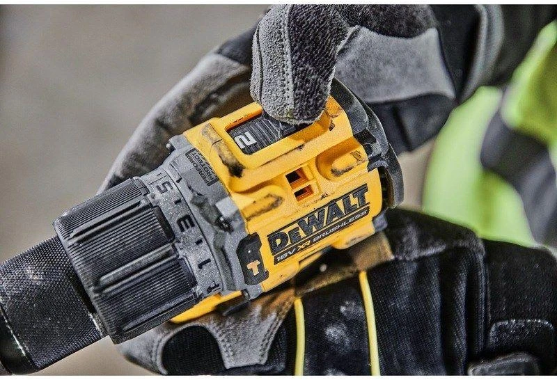 18V BL DCD805NT DEWALT Akumuliatorinis suktuvas-gręžtuvas