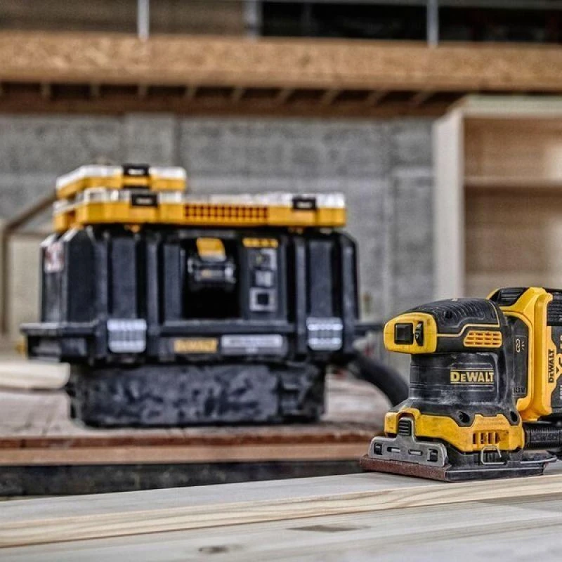 Dewalt vibracinis šlifuoklis DCW200NT, 18V, lagaminas,  be akumuliatoriaus ir kroviklio