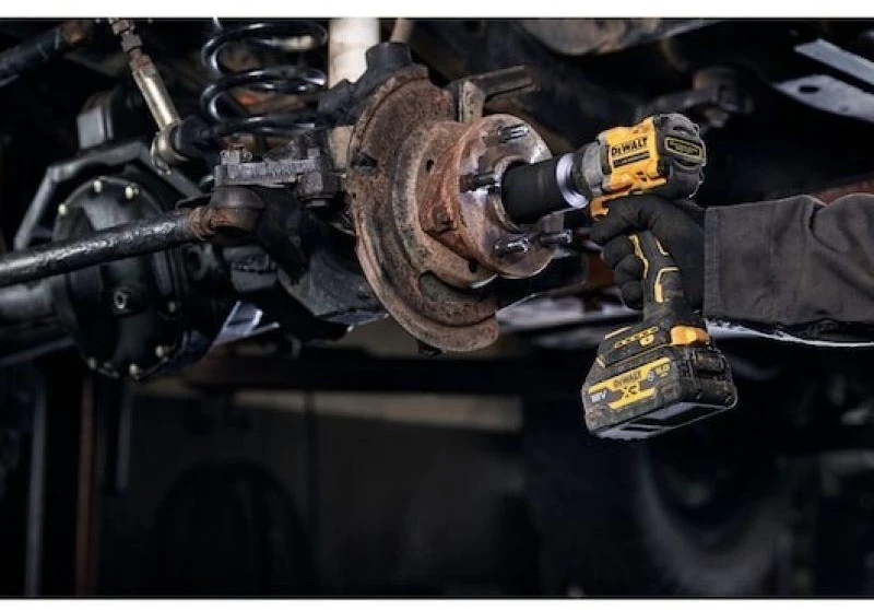 Smūginis veržliasukis DeWalt DCF921P2G-QW; 18 V; 2x5,0 Ah akum.