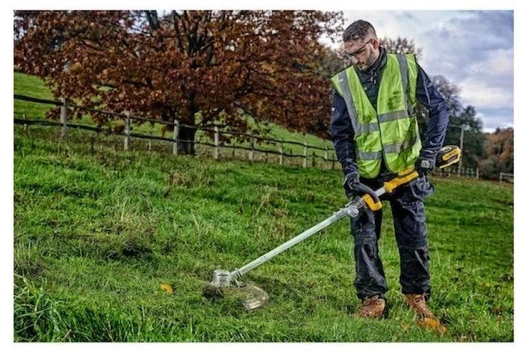 Žoliapjovė - trimeris DeWalt DCMST561N-XJ; 18 V (be akumuliatoriaus ir pakrovėjo)