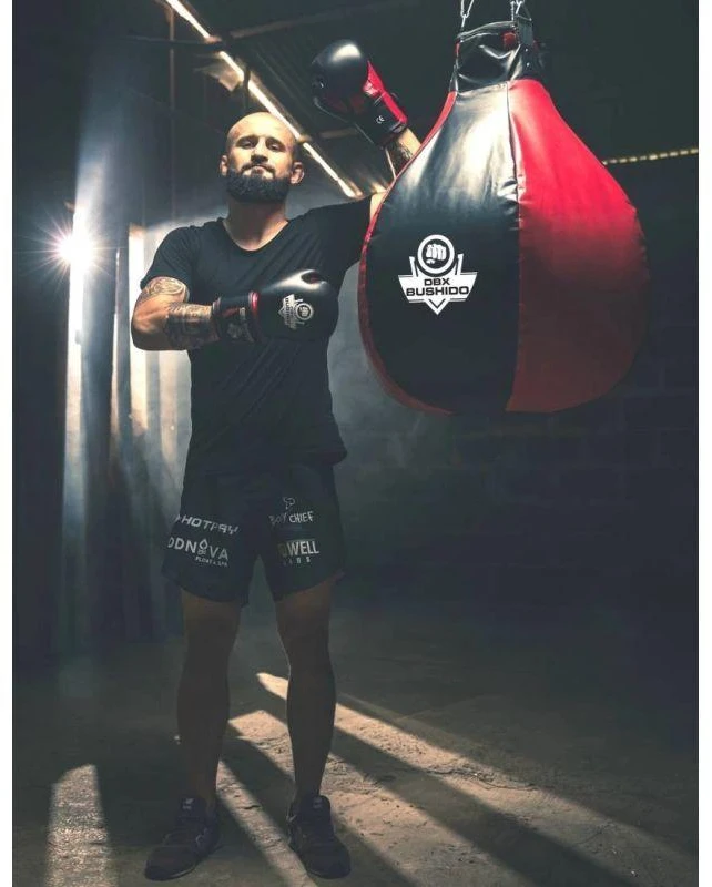 BUSHIDO 25 KG - XXL Bokso kriaušė - SK25 Kabinamas maišas