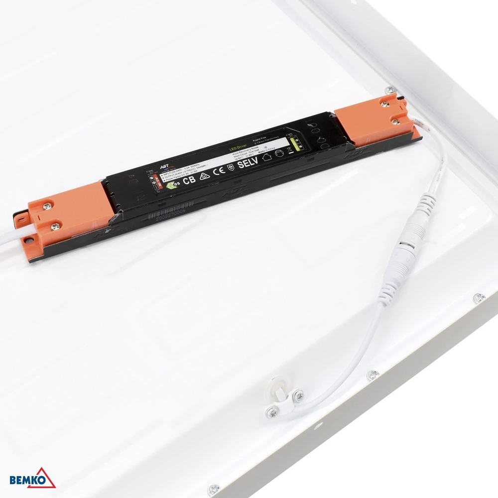 Luxmena 32W LED paviršinė panelė DENAR BLD, balta, 4000K, IP44/IP20