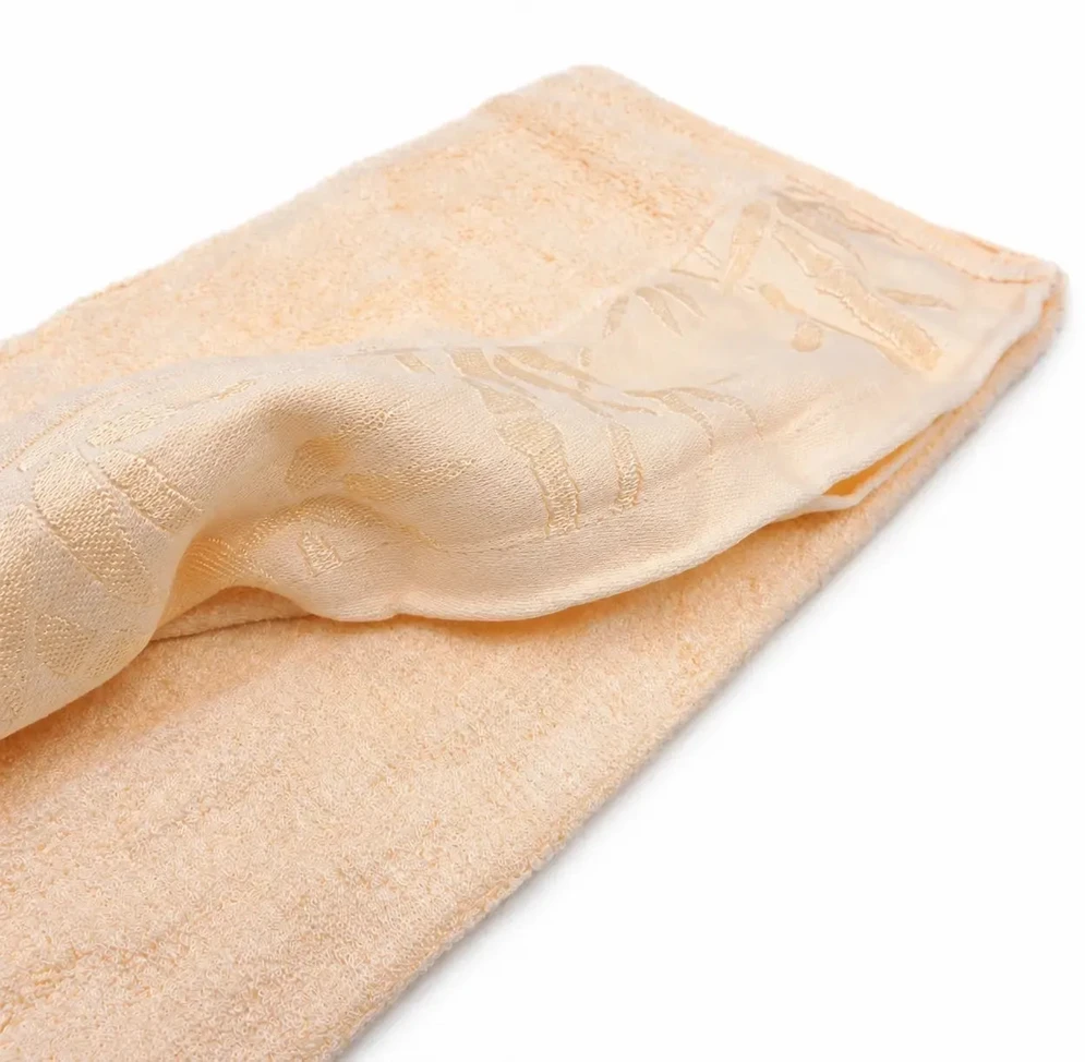 34 × 74 cm rožinės spalvos bambuko pluošto ir medvilnės rankšluostis su bambukų raštu