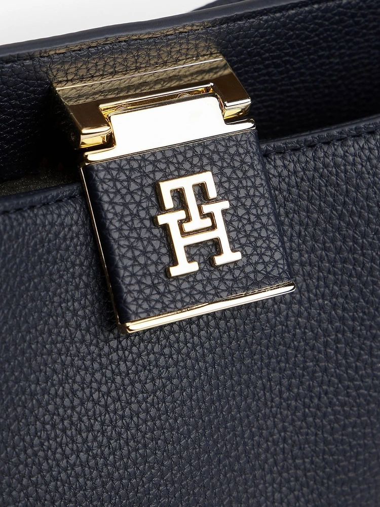 372944