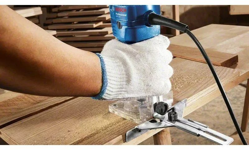 Bosch kantų freza GKF 550 550 W
