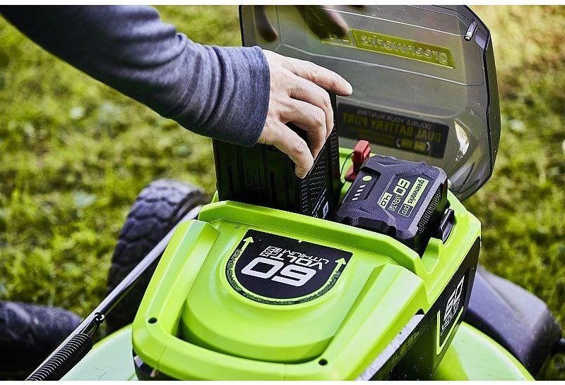 Greenworks akumuliatorinė savaeigė vejapjovė GD60LM51SP - 2514307 (be akumuliatoriaus ir kroviklio)