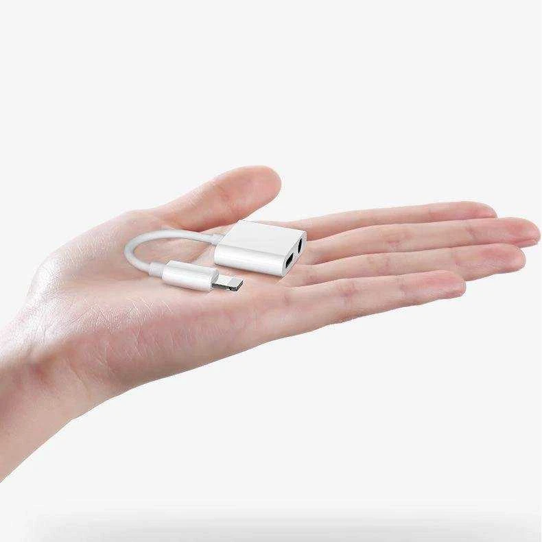 Garso adapteris 3.5 mm Joyroom S-Y104 (baltas)