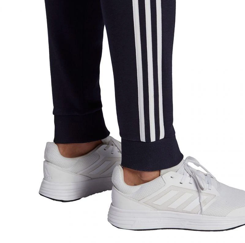Adidas Essentials Flisinės kelnės su 3 juostomis ir siaurėjančiais galais M GK8823