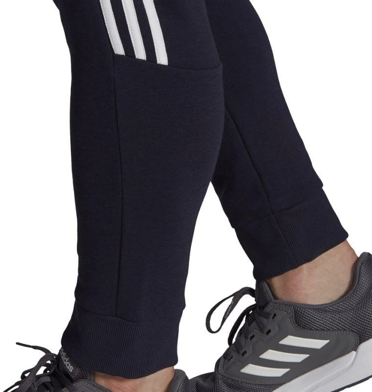 Adidas Essentials Vyriškos siaurėjančios kelnės su 3 juostelėmis GK8977