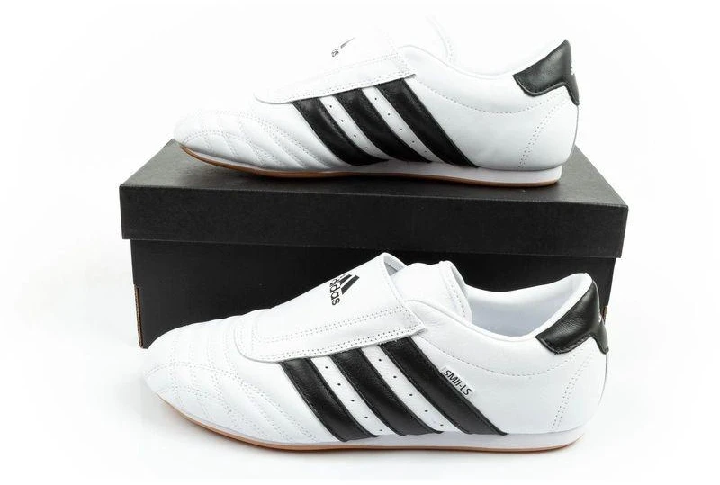 Adidas moteriški Taekwondo sportiniai bateliai, balti, odiniai, įsispiriami