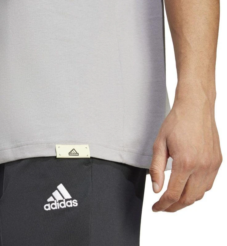 adidas Tech Linear Graphic marškinėliai M IY0728